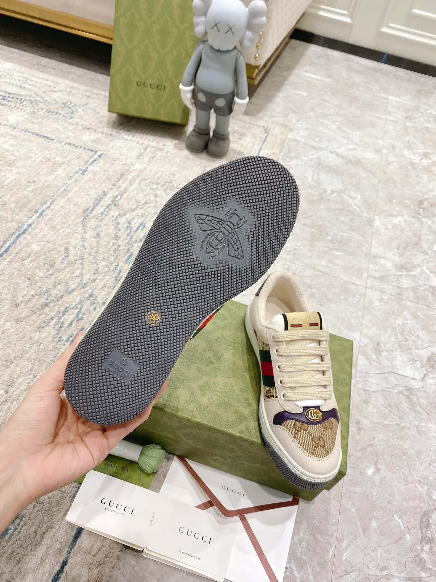 Gucci - Newly upgraded Gucci dirty shoes for couples 👫 2022 early spring new style... GG series distressed casual dirty shoes for the catwalk ⚠️⚠️ Original development and purchase level version... Metal double G crystal cylindrical logo... Gucci original pattern webbing... Exclusive color rubbed cowhide fabric, original terry cloth is delicate, soft and more comfortable and breathable, privately stamped two-color original TPU outsole (lower layer is wider, upper layer is narrower) Ready stock, matching packaging... 35-40/39-44 regular size 💰Female style 290 💰Male style 290